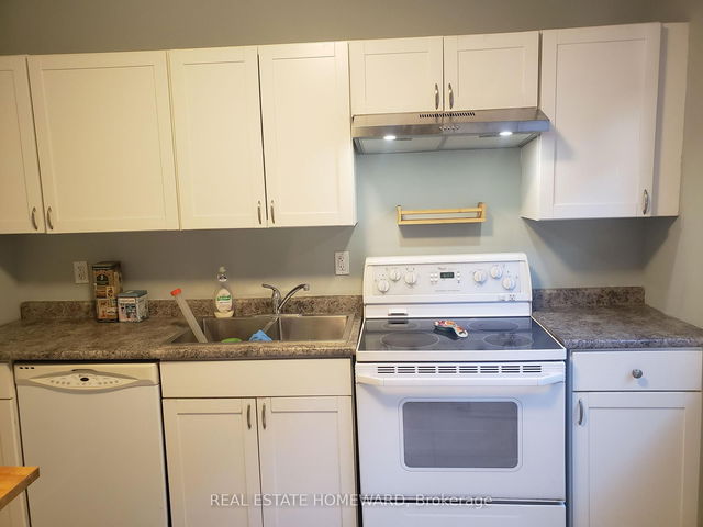 apt 2 M/Flr - 457 Parkside Drive