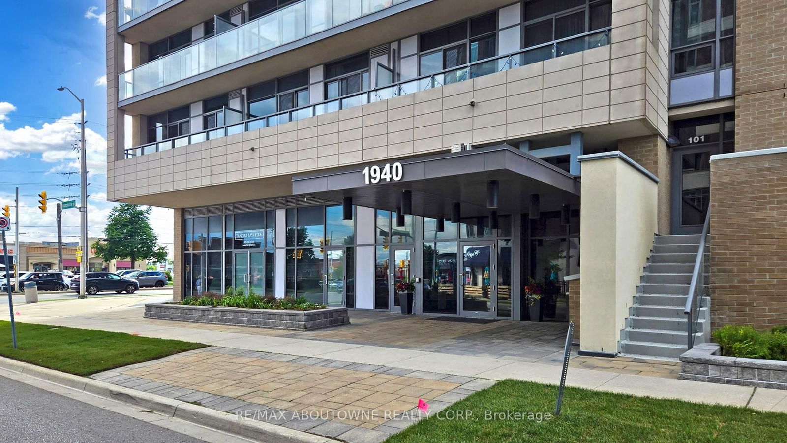 Condo for sale at 1604-1940 Ironstone Drive, Burlington, Uptown, L7L 0E4 - MLS: W12035788