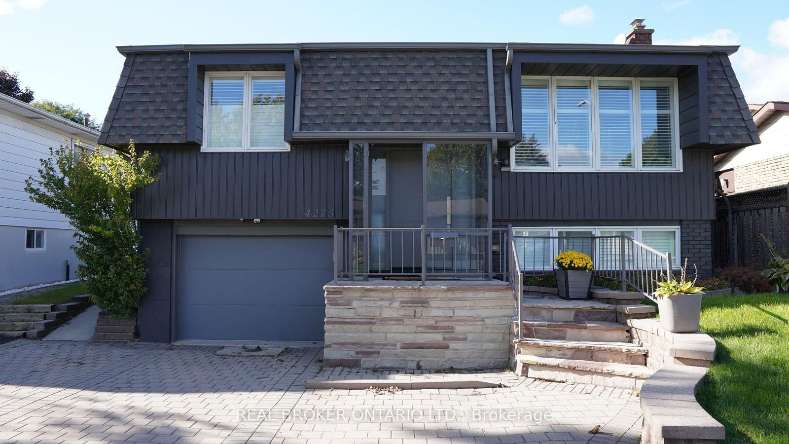 Detached House sold at 4275 Longmoor Drive, Burlington, Shoreacres, L7L 5A4 - MLS: W12035802