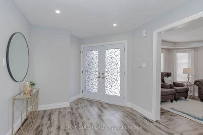 89 Sal Circ, Brampton - Sandringham-Wellington image-0-1