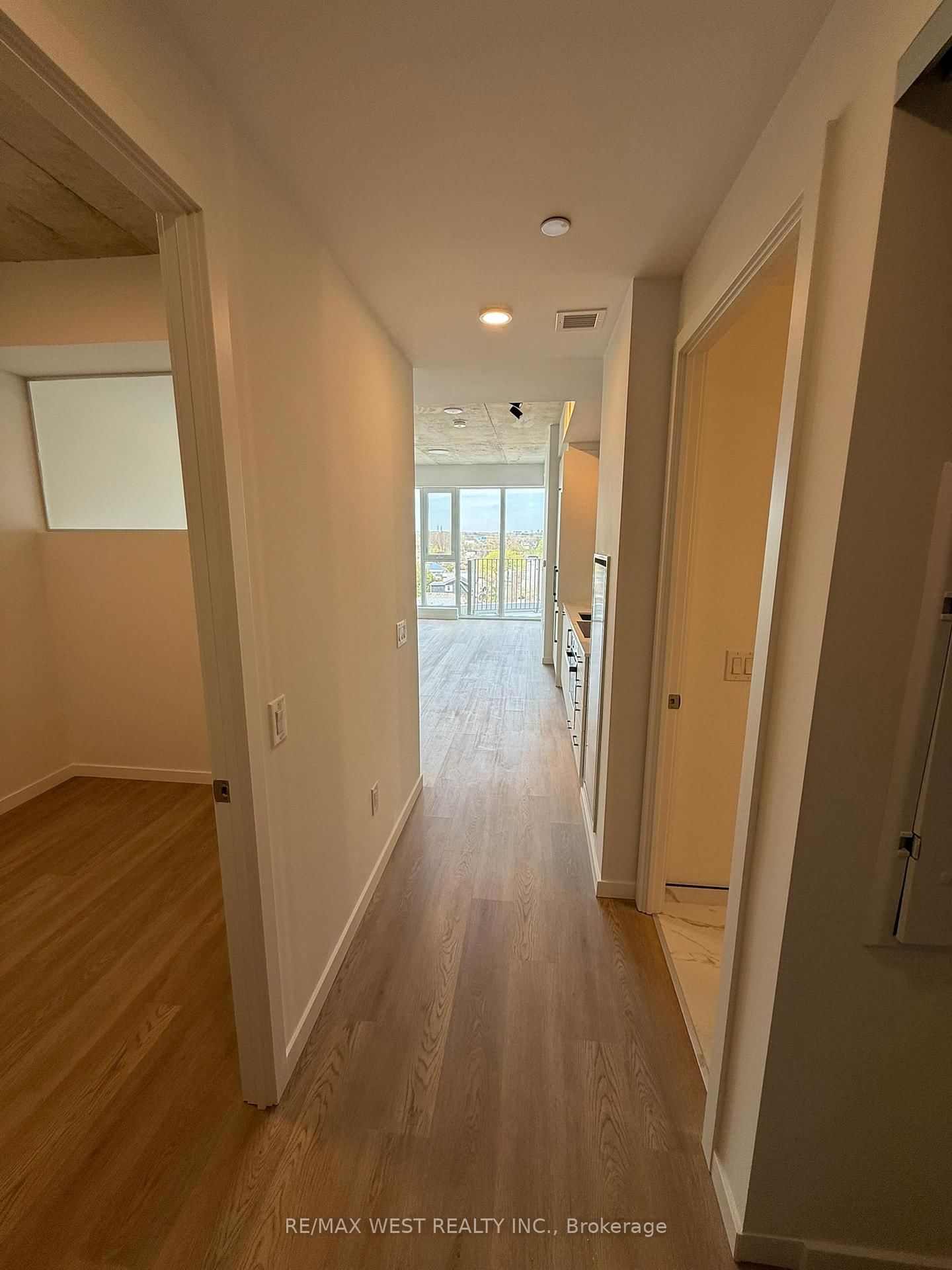689 The Queensway, Unit 711 - Photo 19