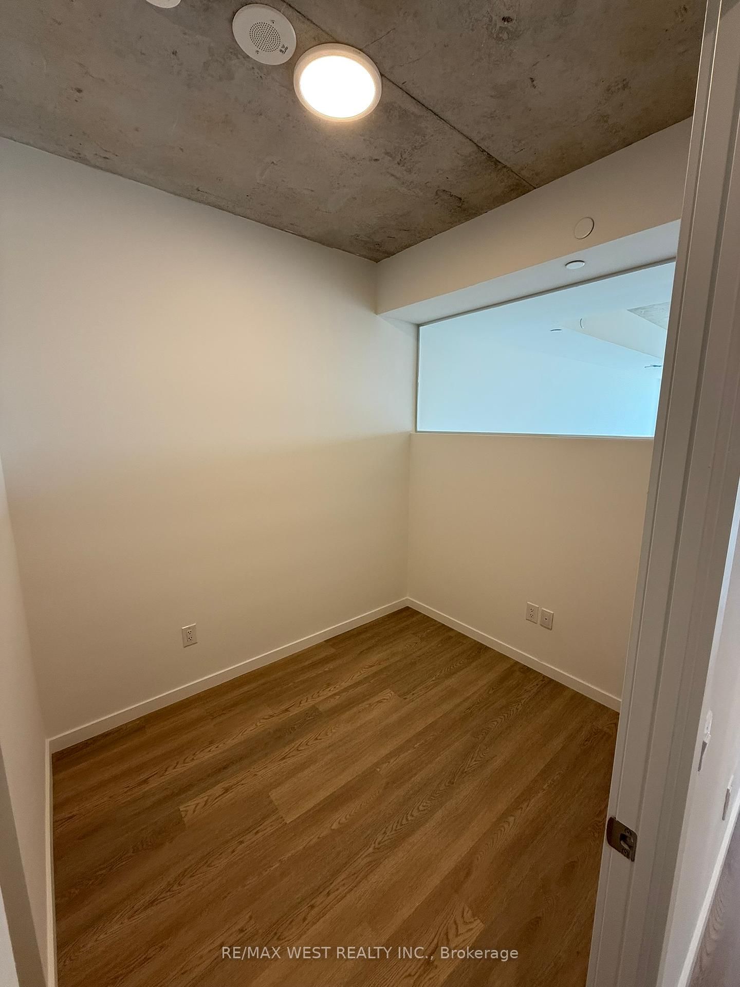 689 The Queensway, Unit 711 - Photo 20