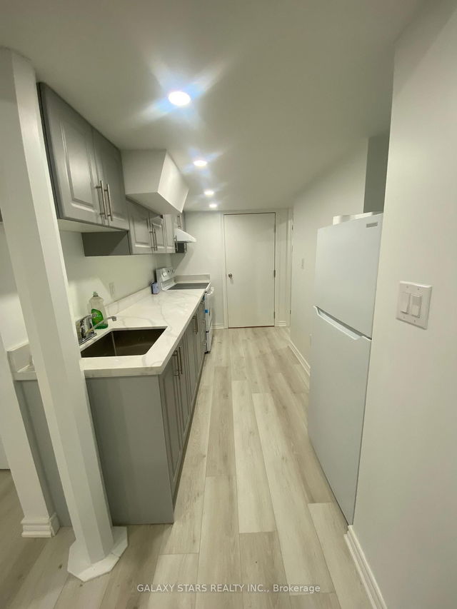 Bsmt - 25 Drummondville Drive