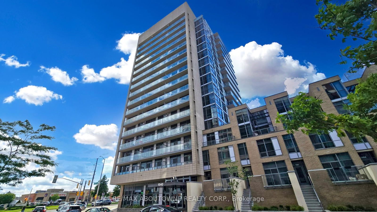 Condo for lease at 1604-1940 Ironstone Drive, Burlington, Uptown, L7L 0E4 - MLS: W12036323