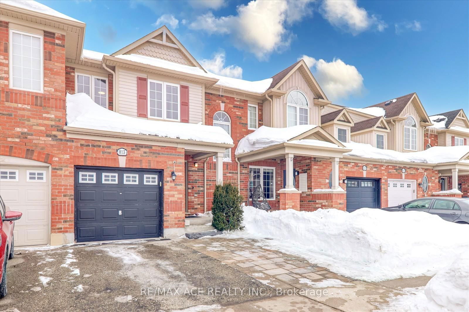 Townhouse for sale at 813 Scott Boulevard, Milton, HA Harrison, L9T 2C9 - MLS: W12036837