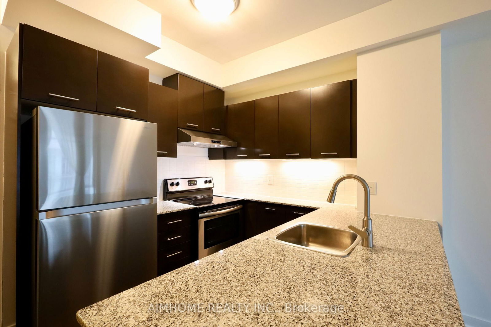 Condo for lease at 2204-360 Square One Drive, Mississauga, City Centre, L5B 0G7 - MLS: W12036912