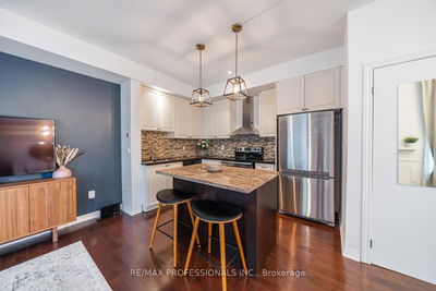 Unit 302 — 1437 Lakeshore Rd, Mississauga - Lakeview image-0-3