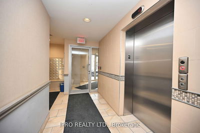 Unit 303 — 3075 Thomas St, Mississauga - Churchill Meadows image-0-2