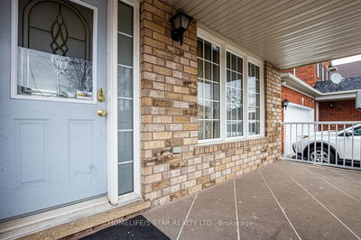 73 BOTAVIA DOWNS Dr, Brampton - Fletcher's Meadow image-0-2