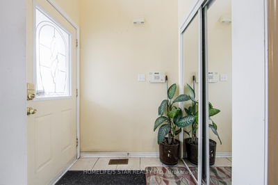 73 BOTAVIA DOWNS Dr, Brampton - Fletcher's Meadow image-0-3