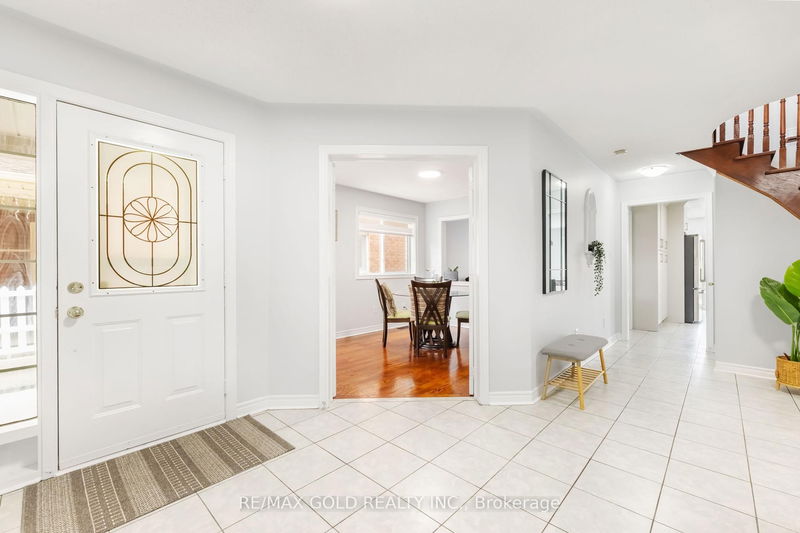 17 Dovesong Dr, Brampton - Sandringham-Wellington image-0-0