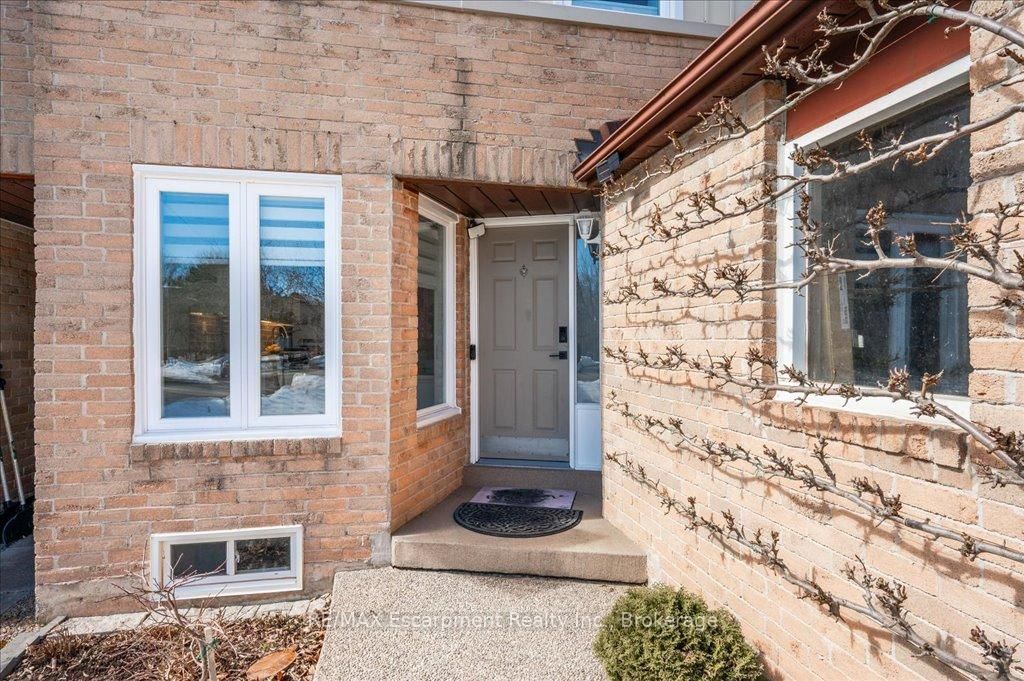 Detached House sold at 1301 Barberry Green N/A, Oakville, GA Glen Abbey, L6M 2A8 - MLS: W12037916