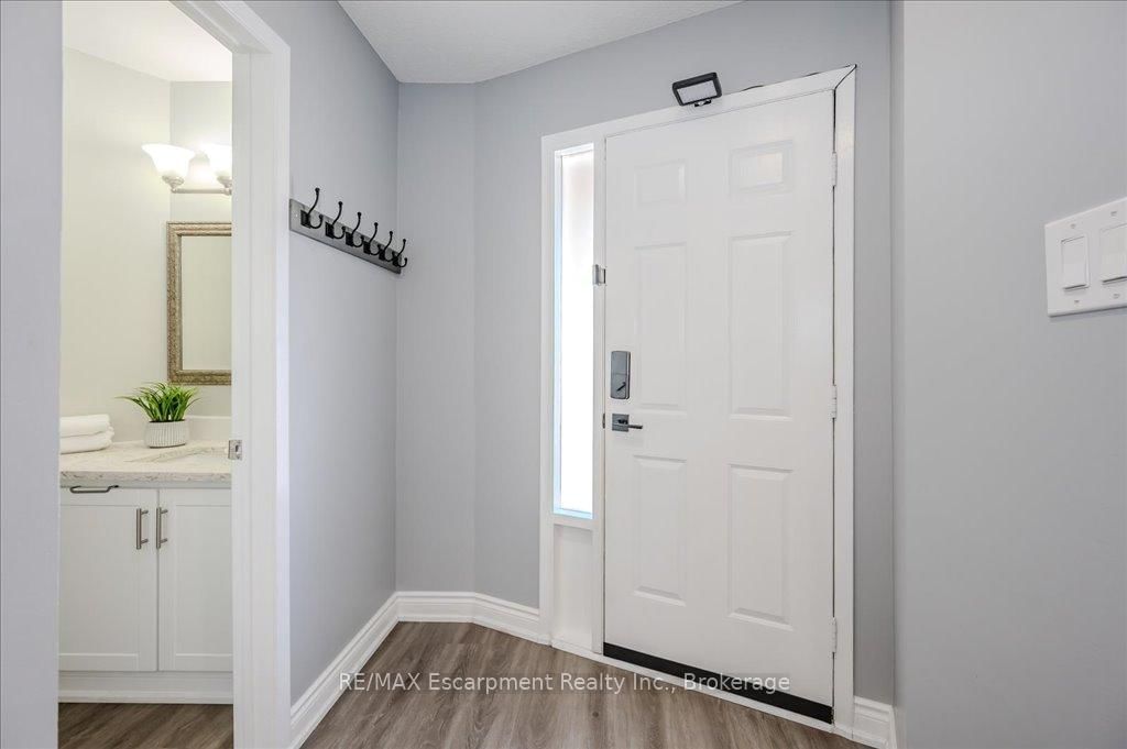Detached House sold at 1301 Barberry Green N/A, Oakville, GA Glen Abbey, L6M 2A8 - MLS: W12037916