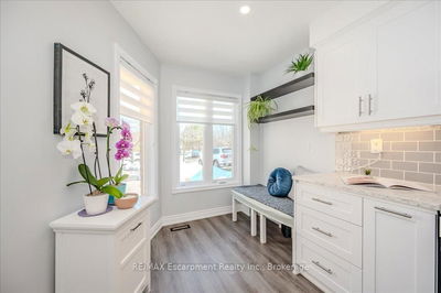 1301 Barberry Green, Oakville - Glen Abbey image-0-4