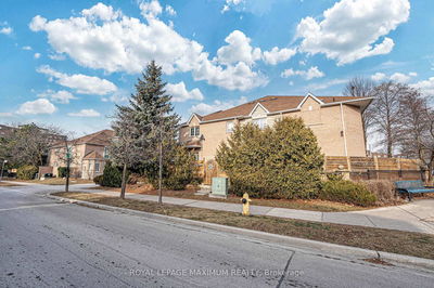 21 Pioneer Ave, Toronto - Mount Dennis image-0-2