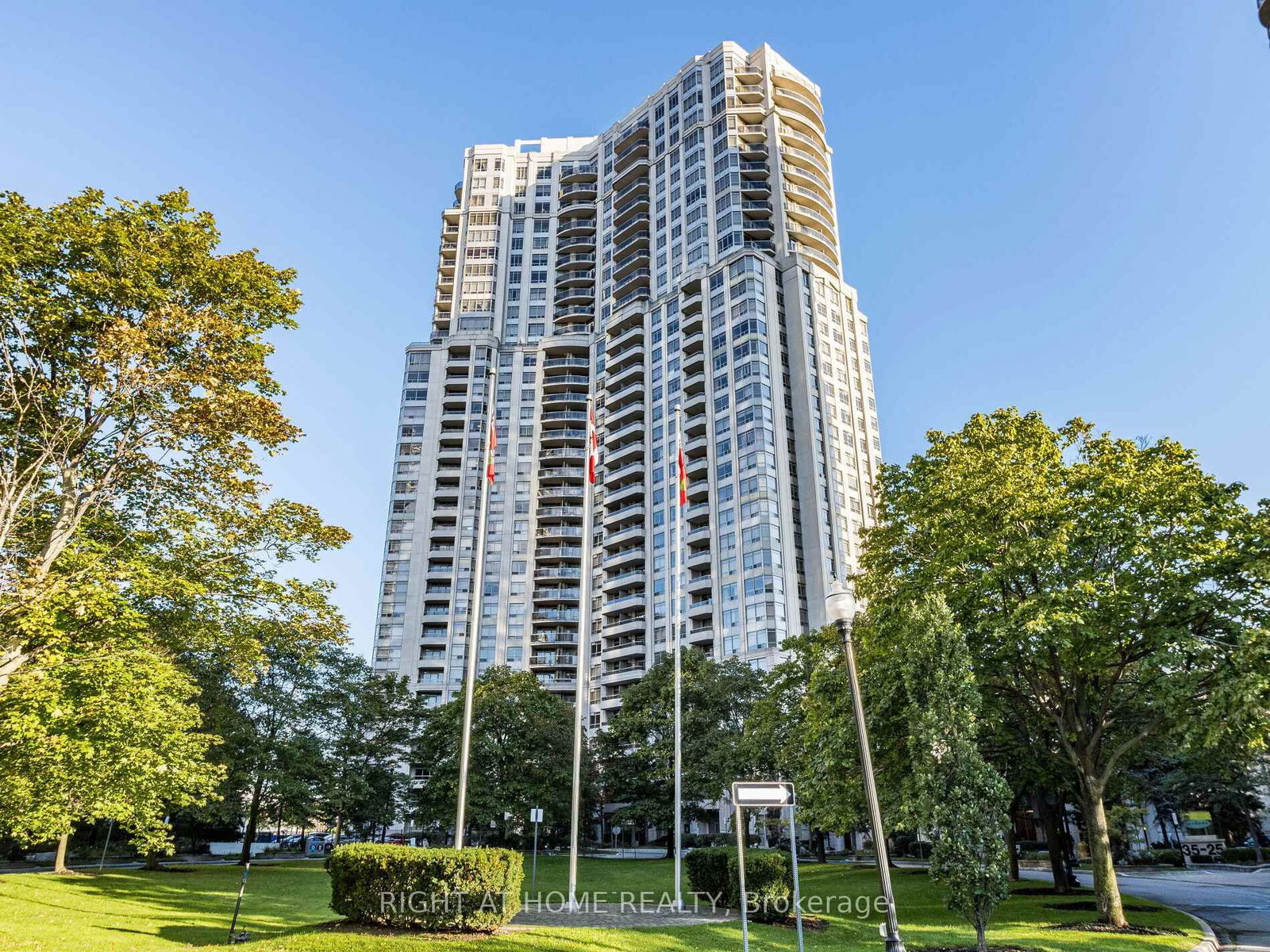 Condo for sale at 701-35 Kingsbridge Garden Circle, Mississauga, Hurontario, L5R 3Z5 - MLS: W12039634