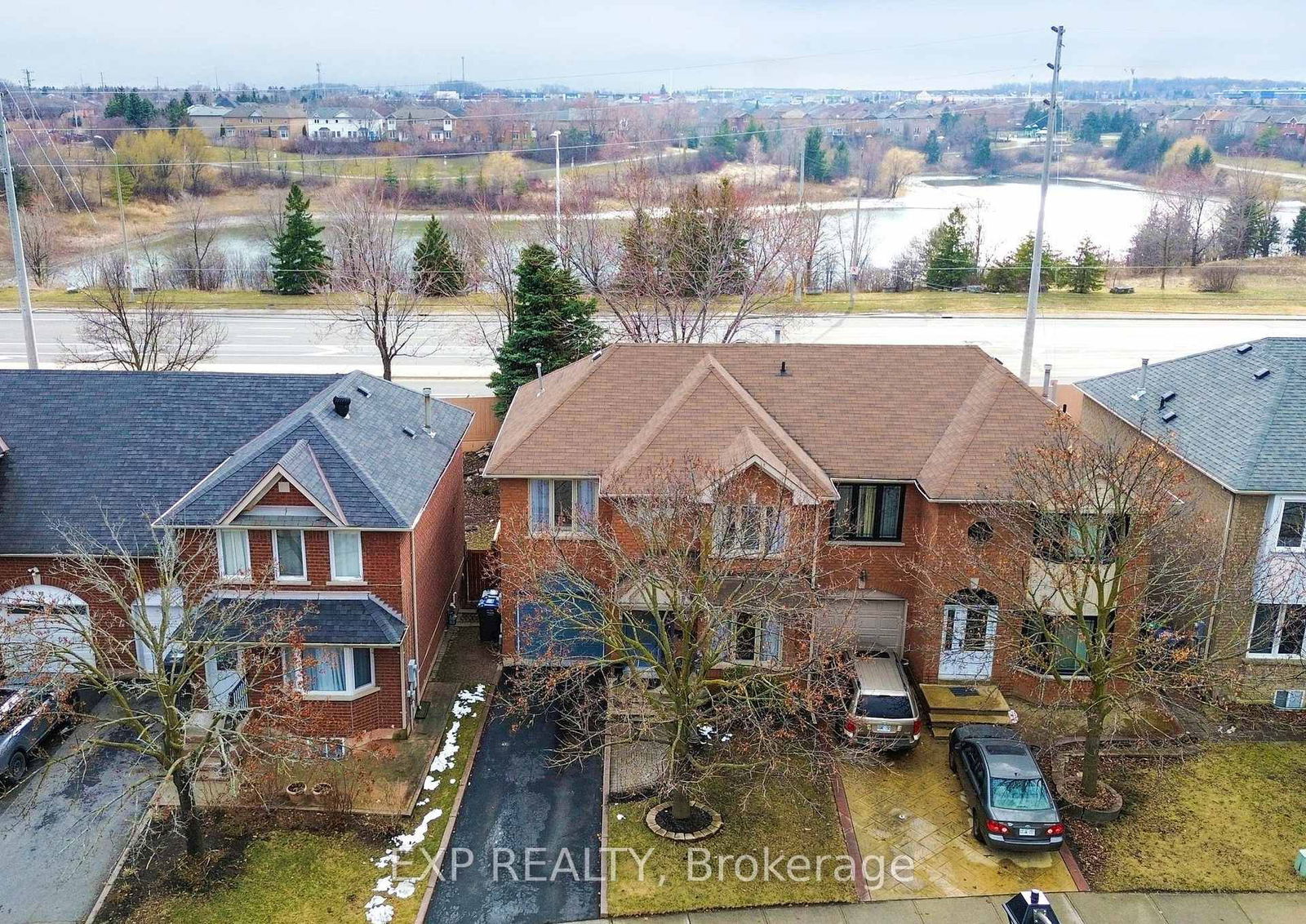 Semi-Detached House for sale at 30 Fern Valley Crescent, Brampton, Sandringham-Wellington, L6R 1K7 - MLS: W12039650