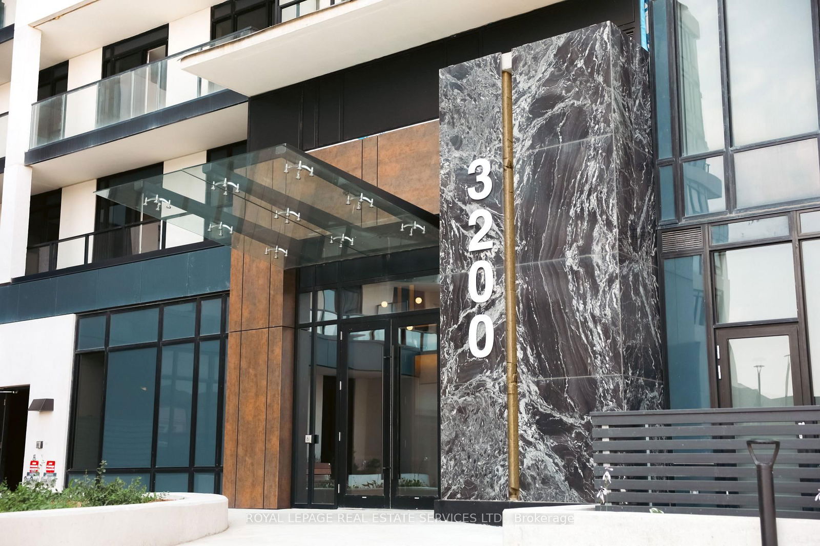 Condo for lease at 718-3200 WILLIAM COLTSON Avenue, Oakville, JM Joshua Meadows, L6H 7W6 - MLS: W12040210
