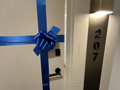 Unit 207 — 3006 William Cutmore Blvd, Oakville - JM Joshua Meadows image-0-1