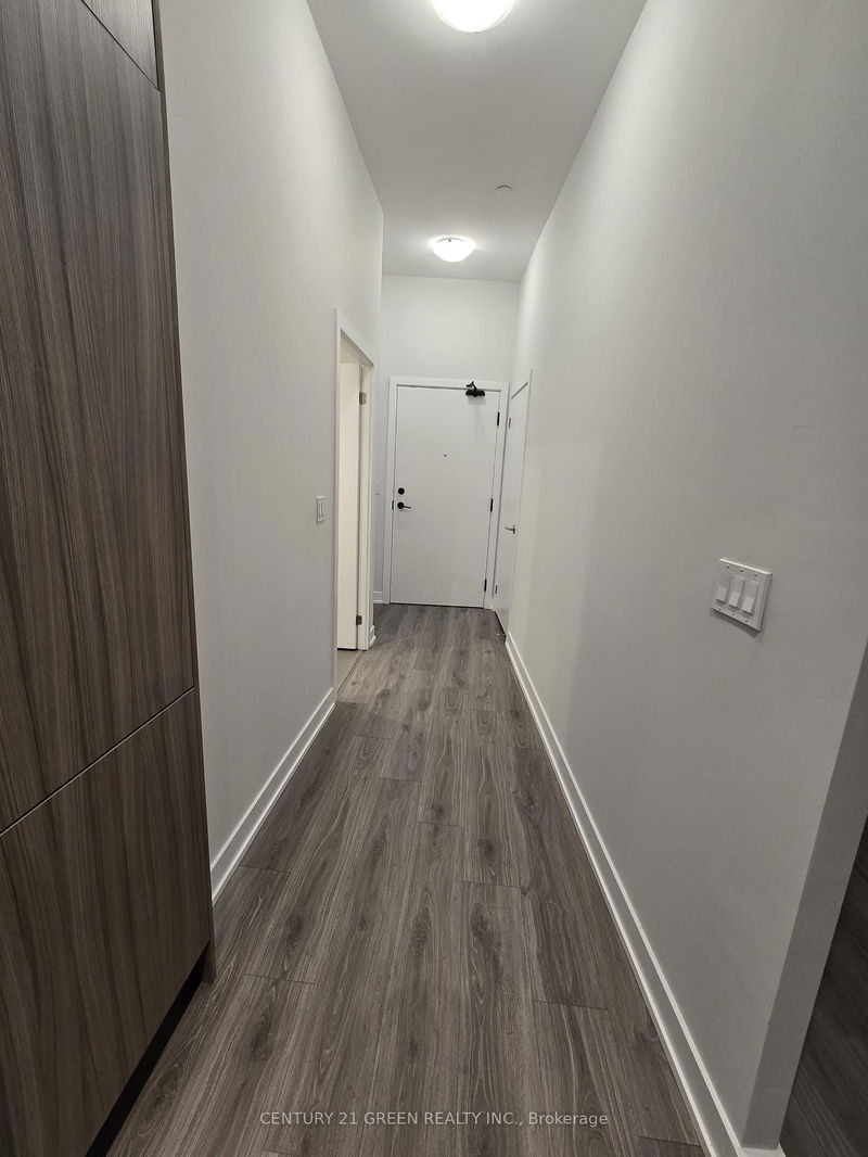 home for lease on 422-430 Square One Drive