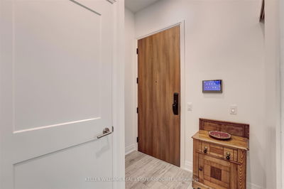 Unit 105 — 21 Park St, Mississauga - Port Credit image-0-3