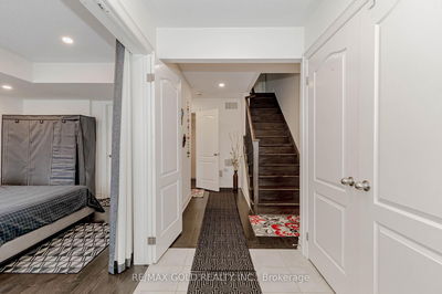 8644 Financial Dr, Brampton - Bram West image-0-3