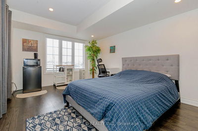 8644 Financial Dr, Brampton - Bram West image-0-4