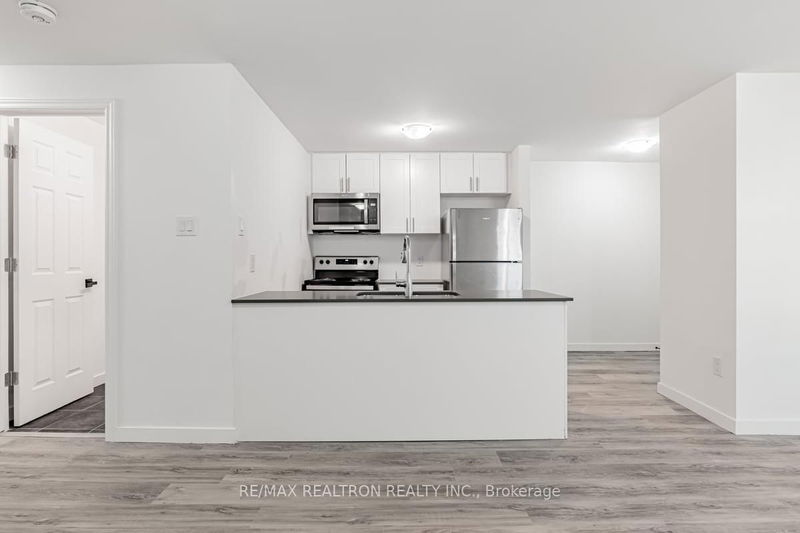 home for lease on M5-2507 Eglinton Avenue W
