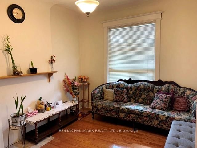 Listing Image 11