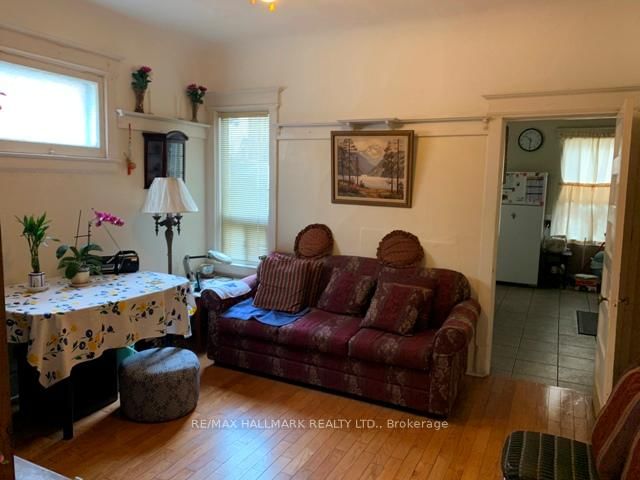 Listing Image 12