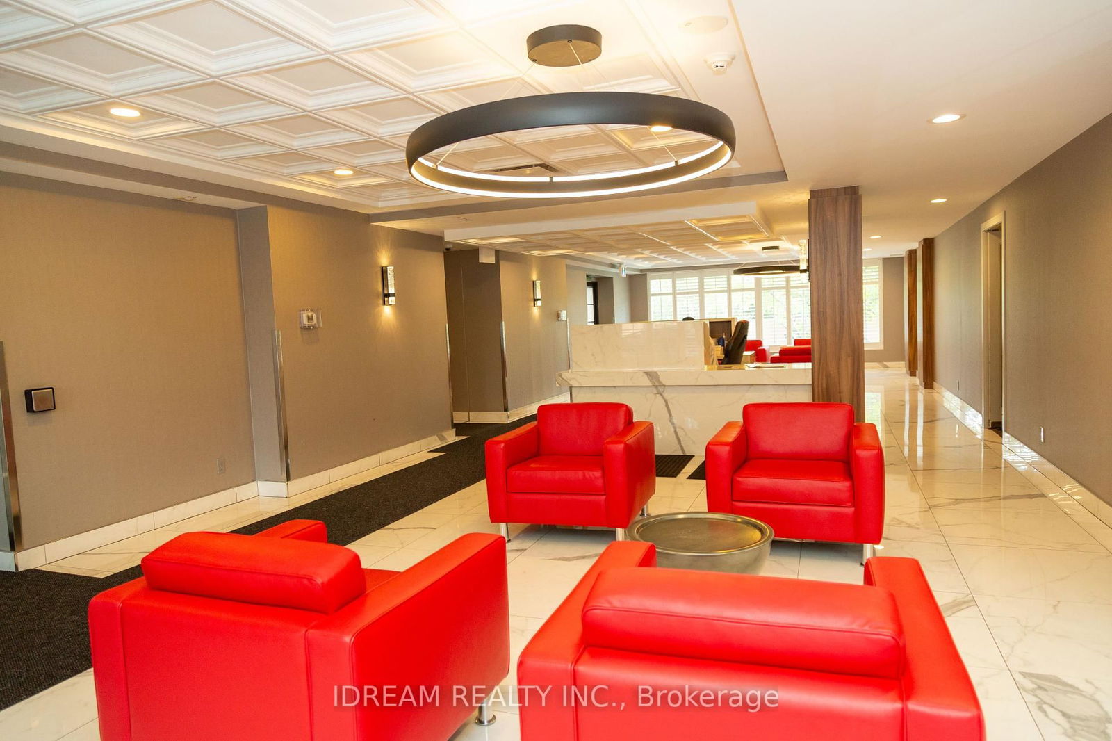 Condo leased at 215-155 Hillcrest Avenue, Mississauga, Cooksville, L5B 3Z2 - MLS: W12042744