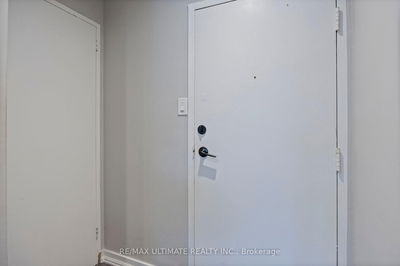 Unit 332 — 2 Valhalla Inn Rd, Toronto - Etobicoke West Mall image-0-4