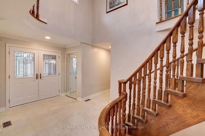 2158 Robin Dr, Mississauga - Sheridan image-0-2