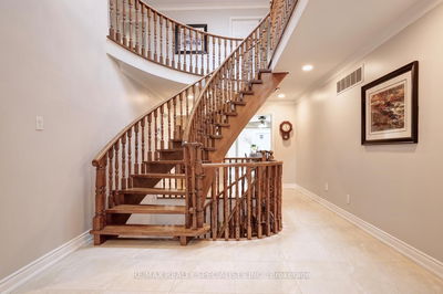 2158 Robin Dr, Mississauga - Sheridan image-0-3