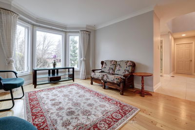 2158 Robin Dr, Mississauga - Sheridan image-0-4