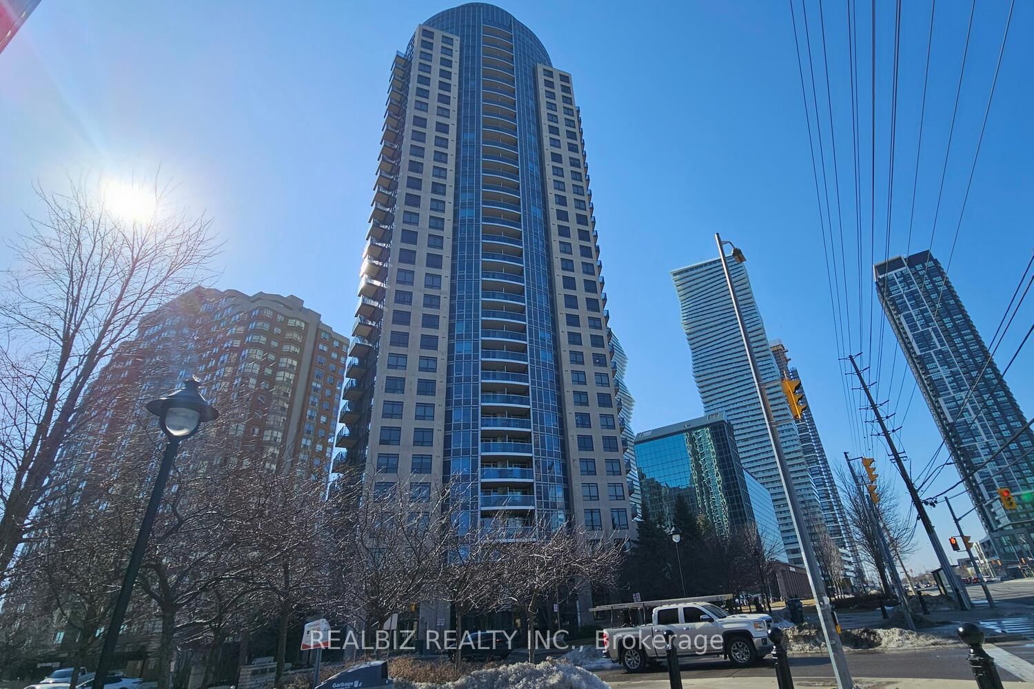 Condo for lease at 802-330 Burnhamthorpe Road, Mississauga, City Centre, L5B 3Y5 - MLS: W12043330