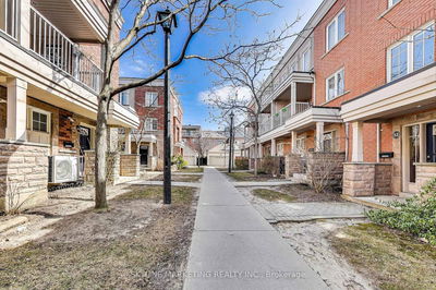 Unit 52 — 365 Murray Ross Pkwy, Toronto - York University Heights image-0-2