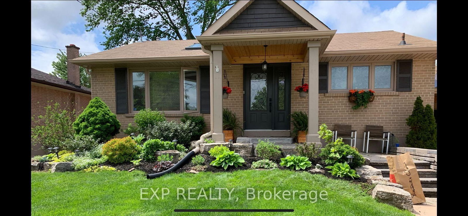 Detached House sold at 168 Delrex Boulevard, Halton Hills, Georgetown, L7G 4E2 - MLS: W12045110