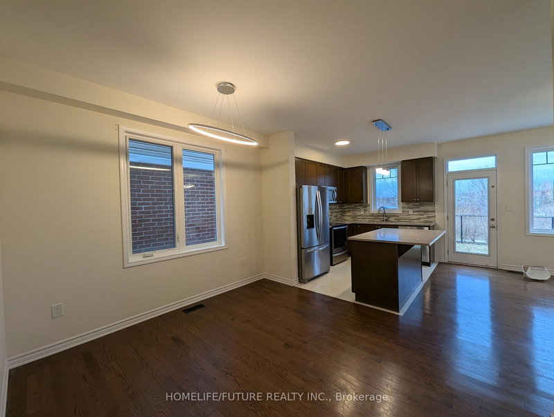 1574 Clitherow St, Milton, L9E 0A5 | Image 3