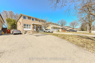 Semi-Detached House for sale at 40 Corby Crescent, Brampton, Brampton South, L6Y 1H1 - MLS: W12046848
