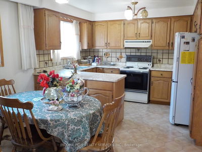335 Ranee Ave, Toronto - Englemount-Lawrence image-0-4
