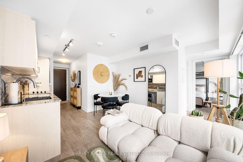home for lease on 1131-5 Mabelle Avenue
