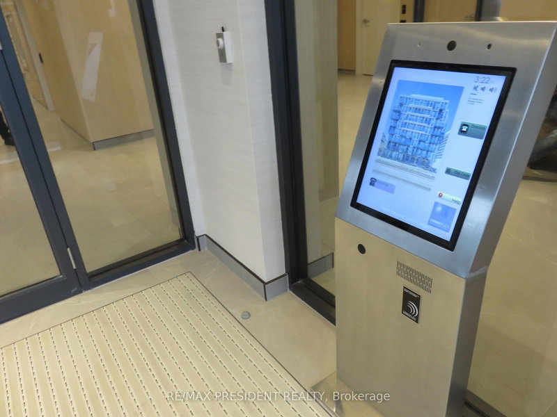 204 - 215 Veterans Dr, Brampton, L7A 5L7 | Image 3