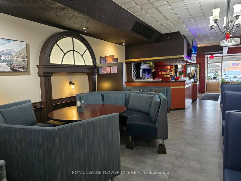 380 Lakeshore Rd, Mississauga, L5G 1H5 | Image 3