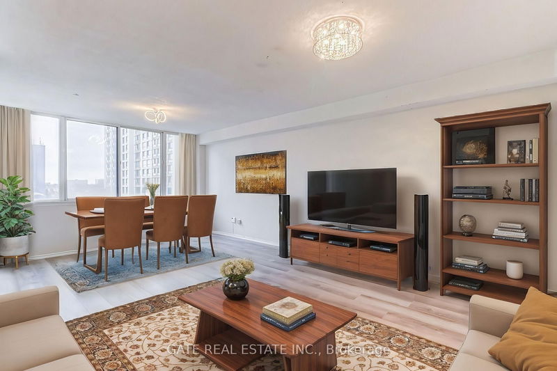 home for sale on 604-10 Markbrook Lane