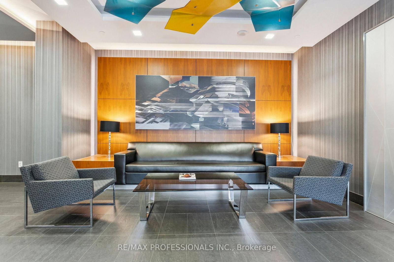 Condo sold at 303-8 Fieldway Road, Toronto, Islington-City Centre West, M8Z 0C3 - MLS: W12051099