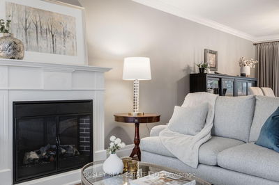 Unit 3 — 2098 Marine Dr, Oakville - Bronte image-0-4