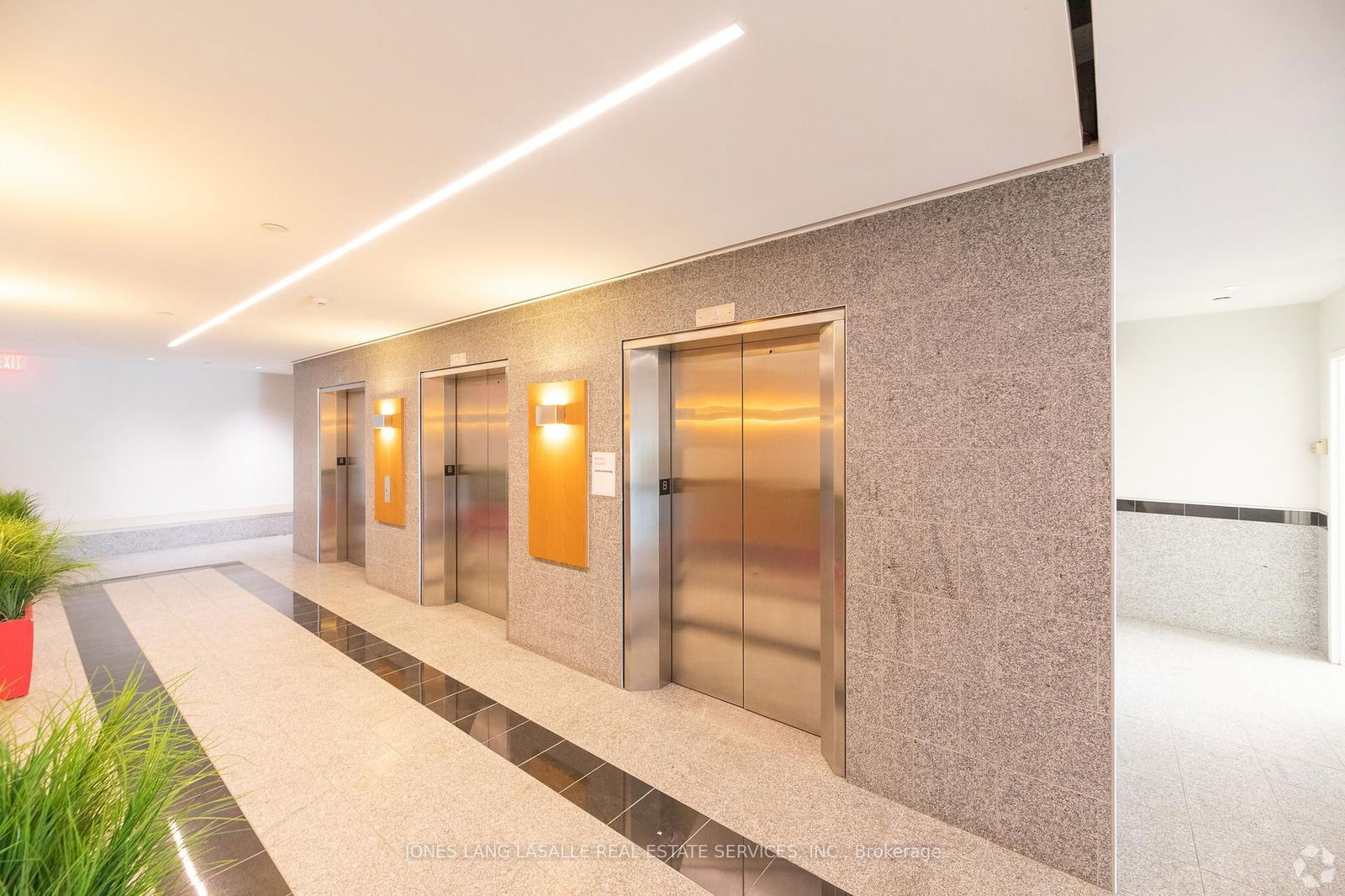 Office for lease at 701-5995 Avebury Road, Mississauga, Gateway, L5R 3R2 - MLS: W12052729
