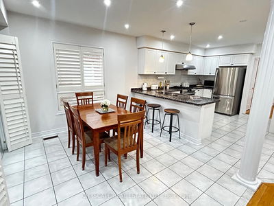 569 Claymeadow Ave, Mississauga - Cooksville image-0-3