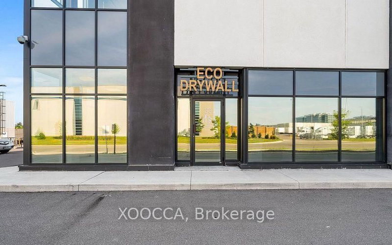 33 - 5250 Solar Dr, Mississauga, L4W 5M8 | Image 2